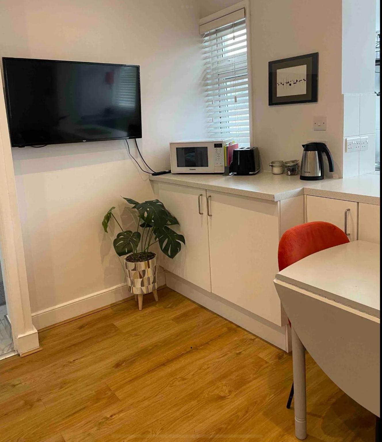 Flat In The Heart Of Leigh On Sea Less Than 2 Miles From The Beach Southend-on-Sea Exterior foto